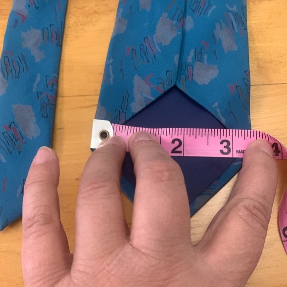 Mondo Uomo 100% silk Tie hand made in Italy 56" teal w/ abstract design EUC - Picture 2 of 9